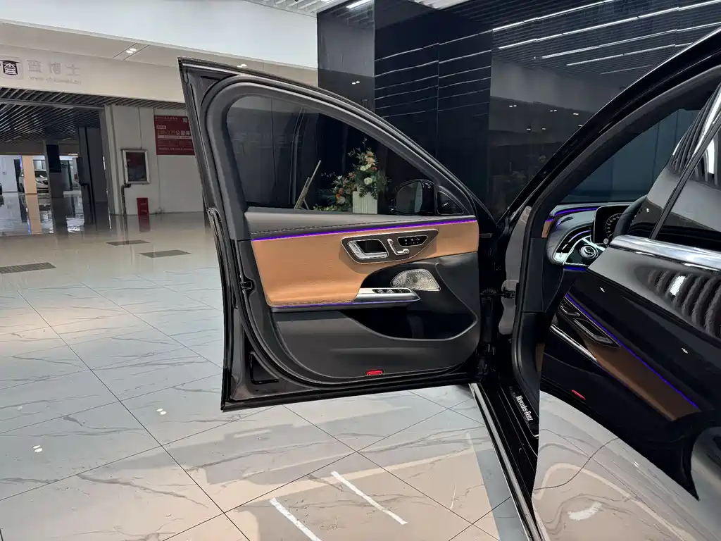 Mercedes-Benz E-Class 2024 E 300 L Luxury Model купить на сайте DeffCars