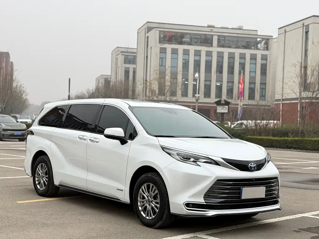 SIENNA 2021 2.5L Hybrid Deluxe Edition купить на сайте DeffCars