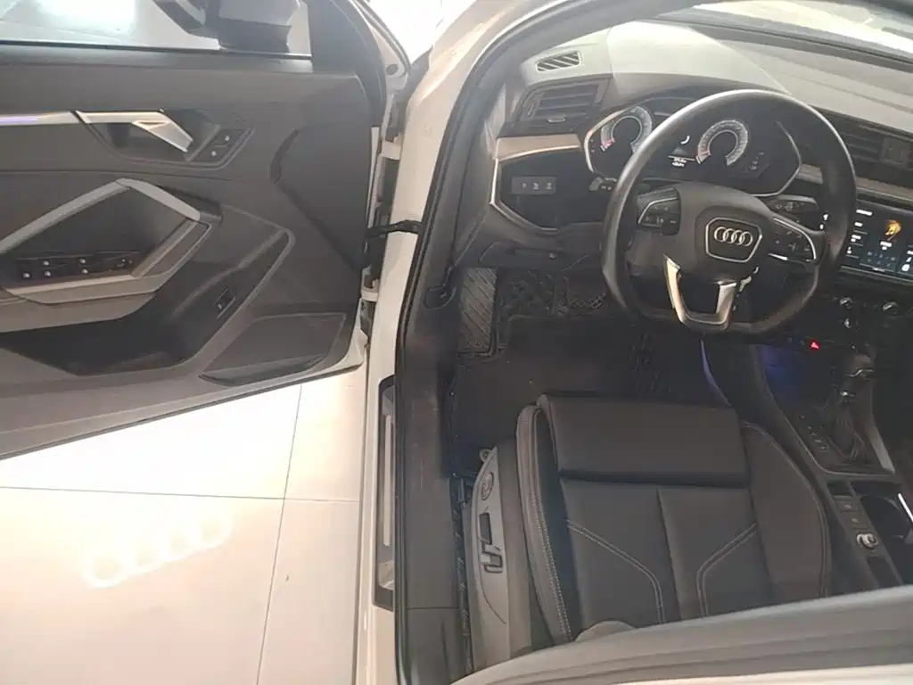 Audi Q3 2024款 35 TFSI 进取动感型 купить на сайте DeffCars