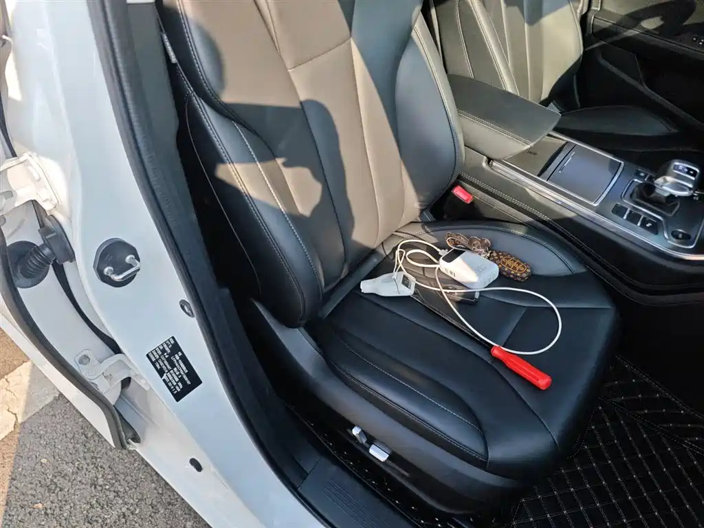 Hongqi H5 2020 1.8T Automatic Intelligent Connected Flag Edition купить на сайте DeffCars