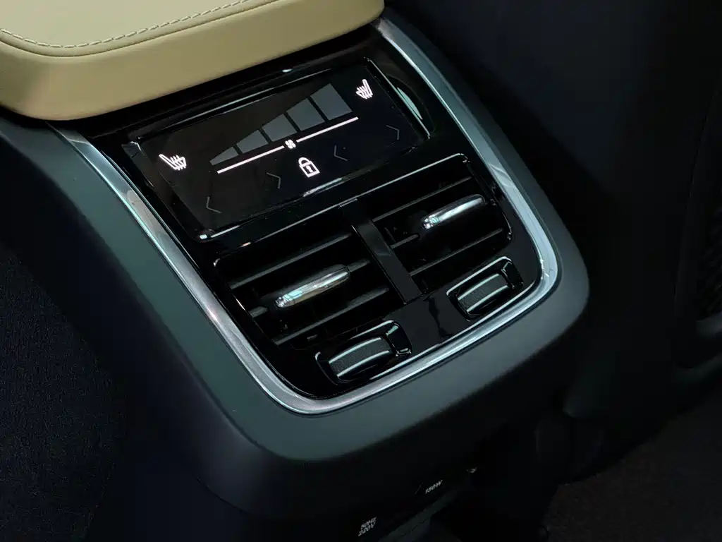Volvo V90 2017 Cross Country T5 AWD Smart Edition купить на сайте DeffCars