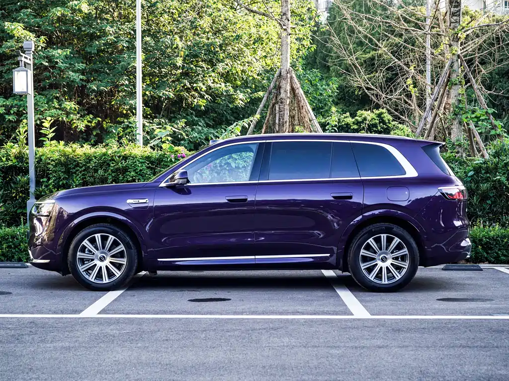 Wenjie M8 2025 pure electric Max+ six-seater long-range version 896-line lidar) купить на сайте DeffCars