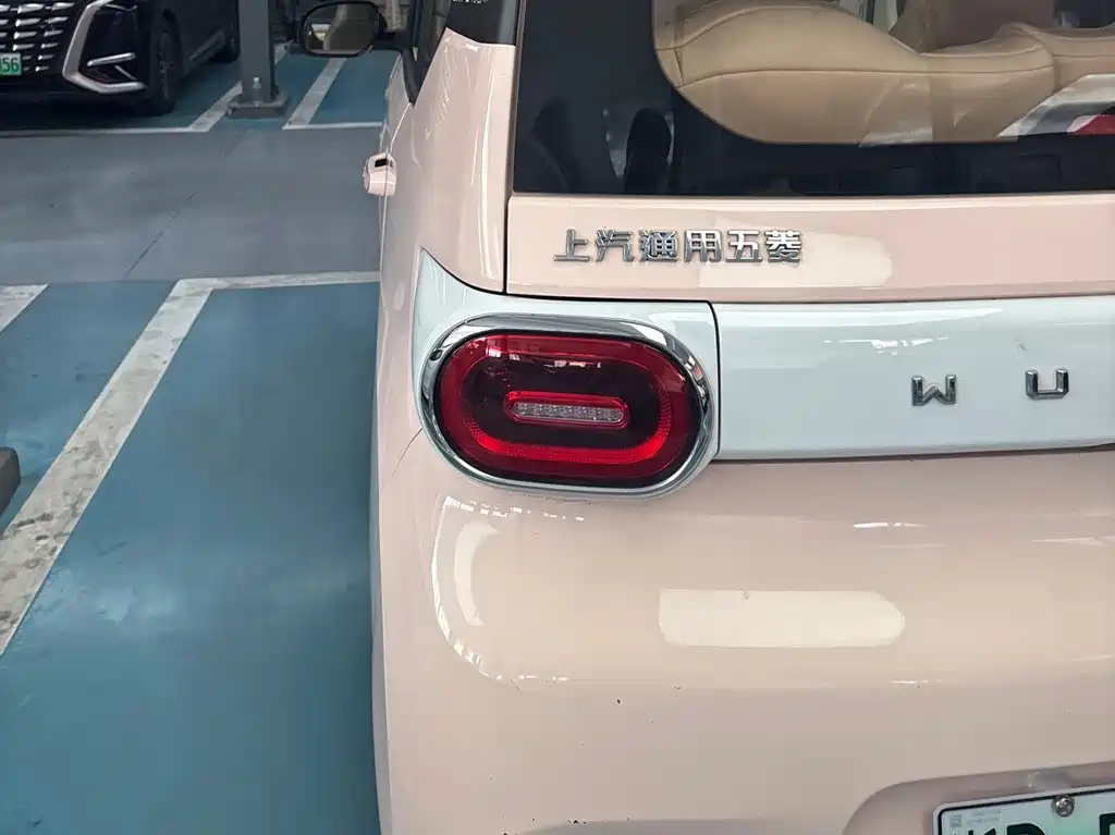 Hongguang MINIEV 2024 third generation 215km advanced version купить на сайте DeffCars