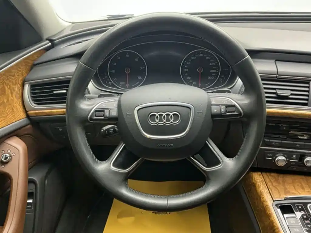 Audi A6L 2018 30th Anniversary Model TFSI Enterprising купить на сайте DeffCars
