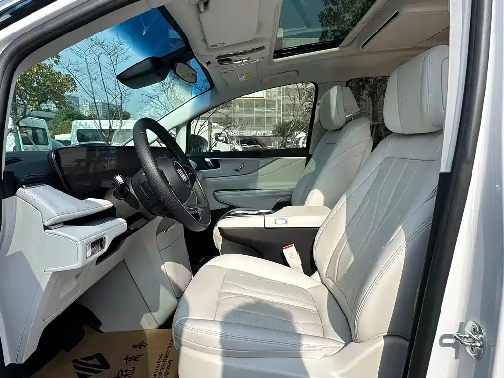 Buick GL8 New Energy 2024 Lu Zun Smart Edition 7 seats купить на сайте DeffCars
