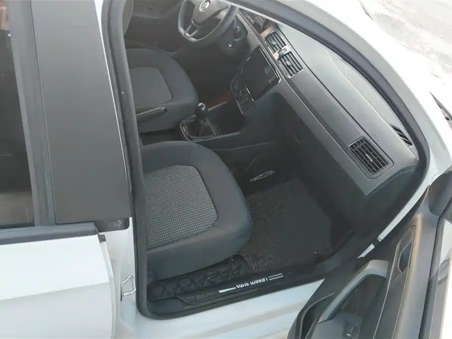 Santana 2018 1.5L Manual Fashion Edition купить на сайте DeffCars