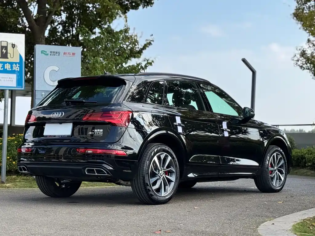 Audi Q5L 2024 40 TFSI luxury and dynamic model купить на сайте DeffCars