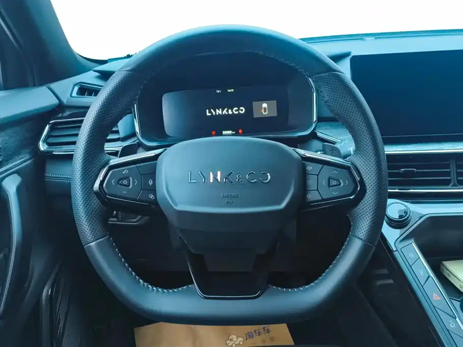 Lynk & Co 06 2023 Remix 1.5T Pro купить на сайте DeffCars