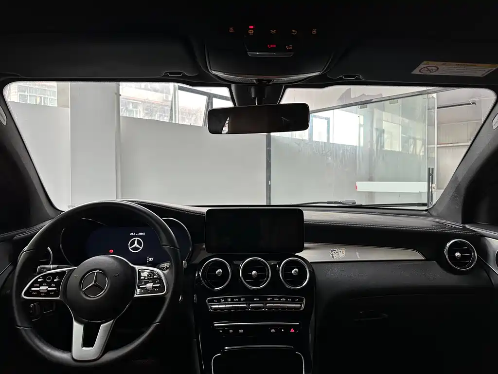 Mercedes-Benz GLC Coupe 2022 GLC 260 4MATIC Coupe SUV купить на сайте DeffCars