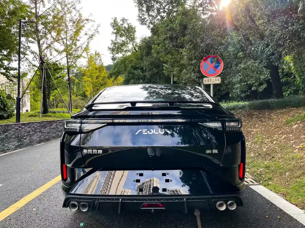 Yixuan 2023 Mach Edition 1.5L Automatic Shadow Tracking Edition купить на сайте DeffCars
