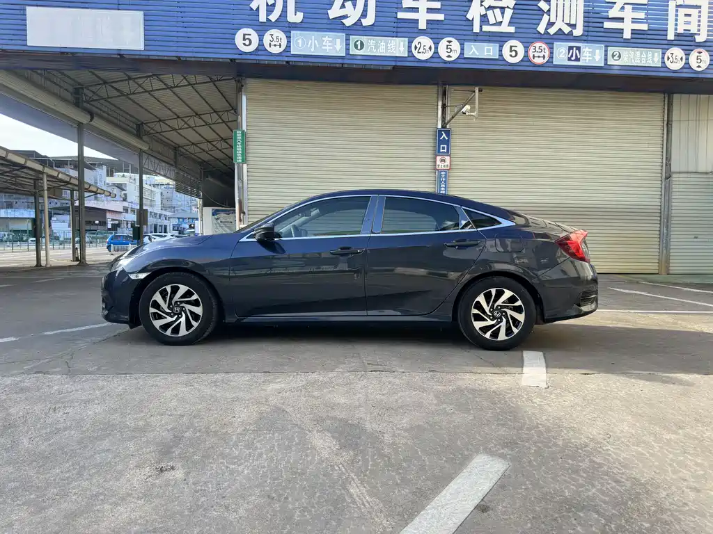 Civic 2016 220TURBO CVT Deluxe Edition купить на сайте DeffCars