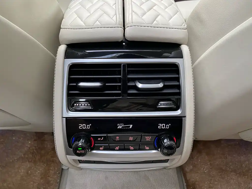 BMW 7 Series 2022 740Li xDrive Executive Luxury Package купить на сайте DeffCars
