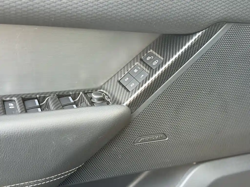 Range Rover Velar 2020 P250 R-DYNAMIC S купить на сайте DeffCars