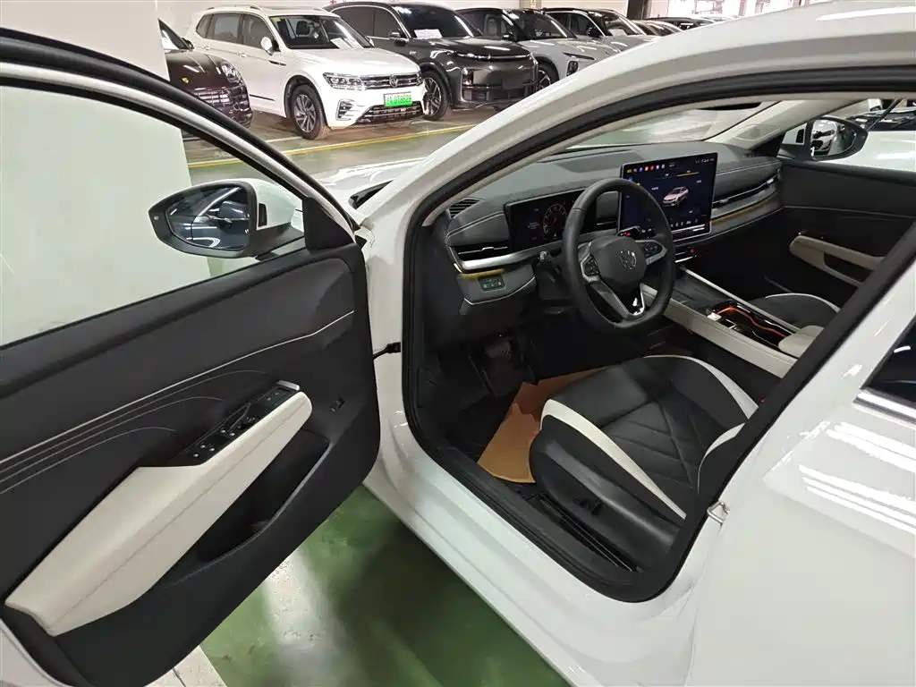 Sagitar 2026 L 300TSI DSG luxury model купить на сайте DeffCars
