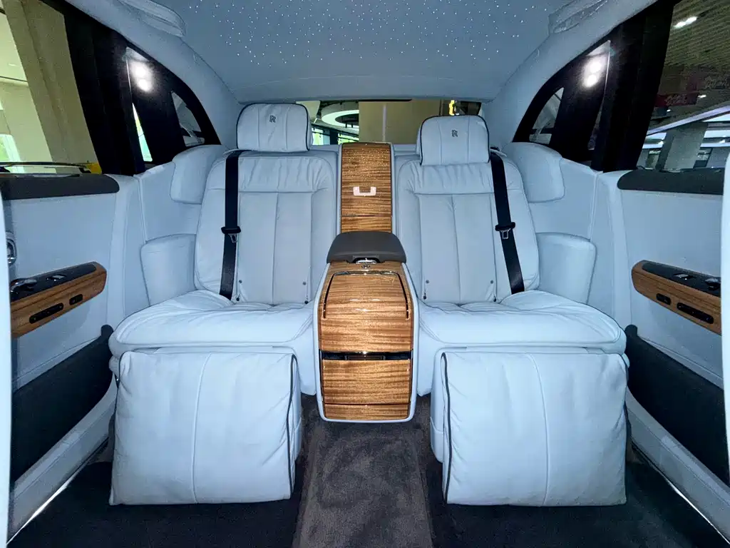 Phantom 2018 6.7T long wheelbase version купить на сайте DeffCars