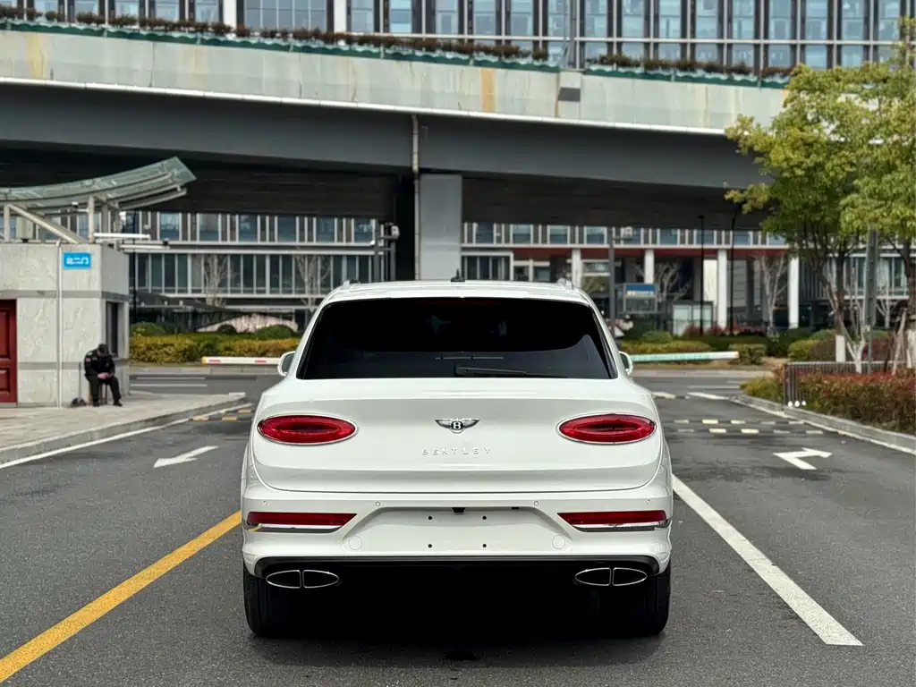 Bentayga 2021 4.0T V8 купить на сайте DeffCars