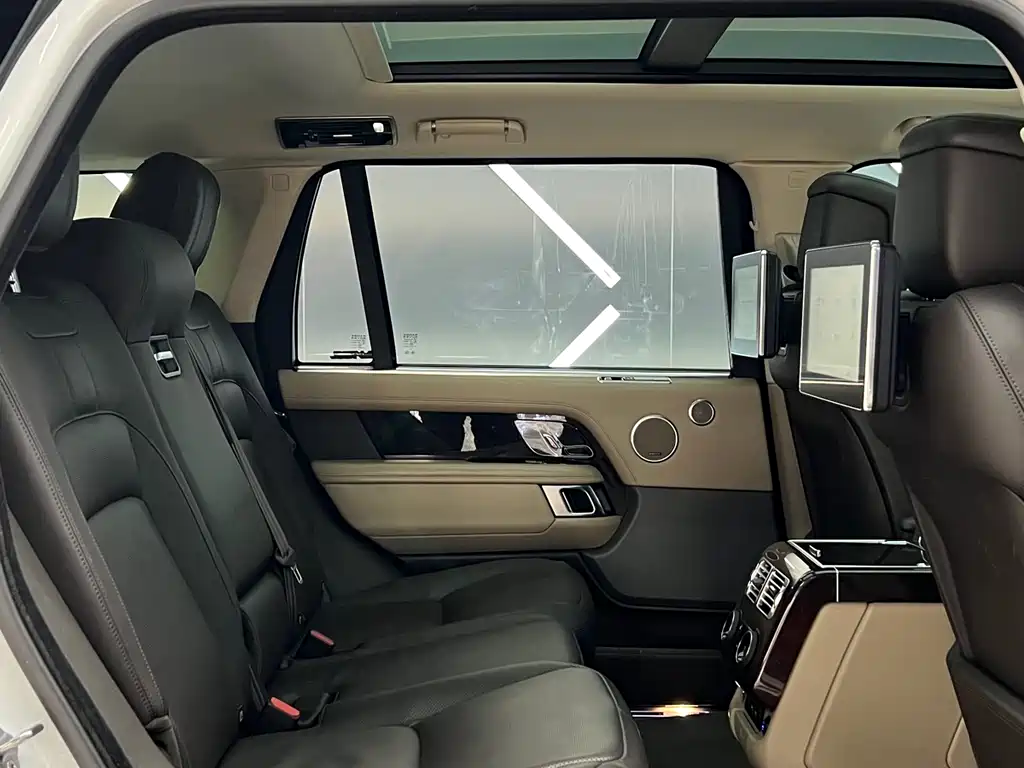 Range Rover 2021 3.0 L6 Legend Extended Classic Edition купить на сайте DeffCars