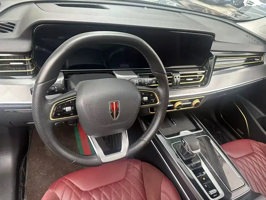 Hongqi HS5 2023 2.0T Qixiang Pro version купить на сайте DeffCars