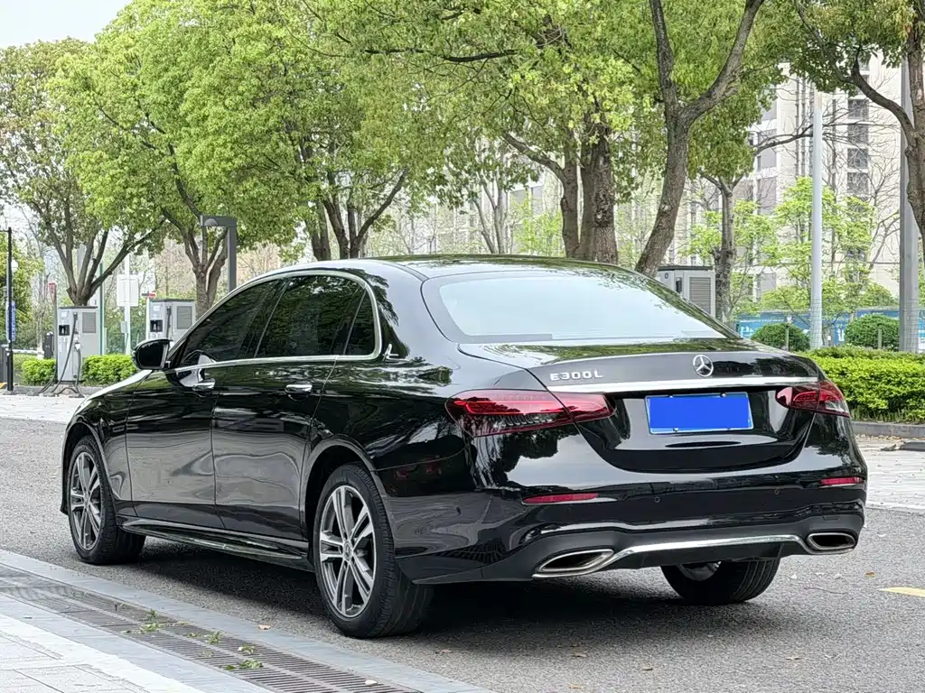 Mercedes-Benz E-Class 2022 E 260 L купить на сайте DeffCars