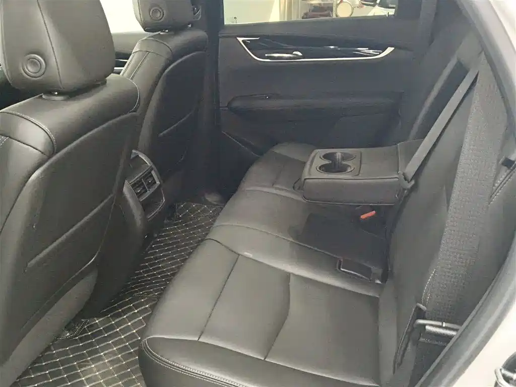 Cadillac XT5 2024 2.0T two-wheel drive fashion model купить на сайте DeffCars
