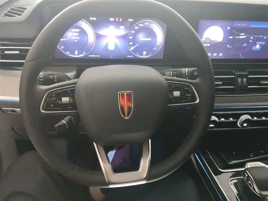 Hongqi HS5 2023 2.0T Qixiang Pro version купить на сайте DeffCars