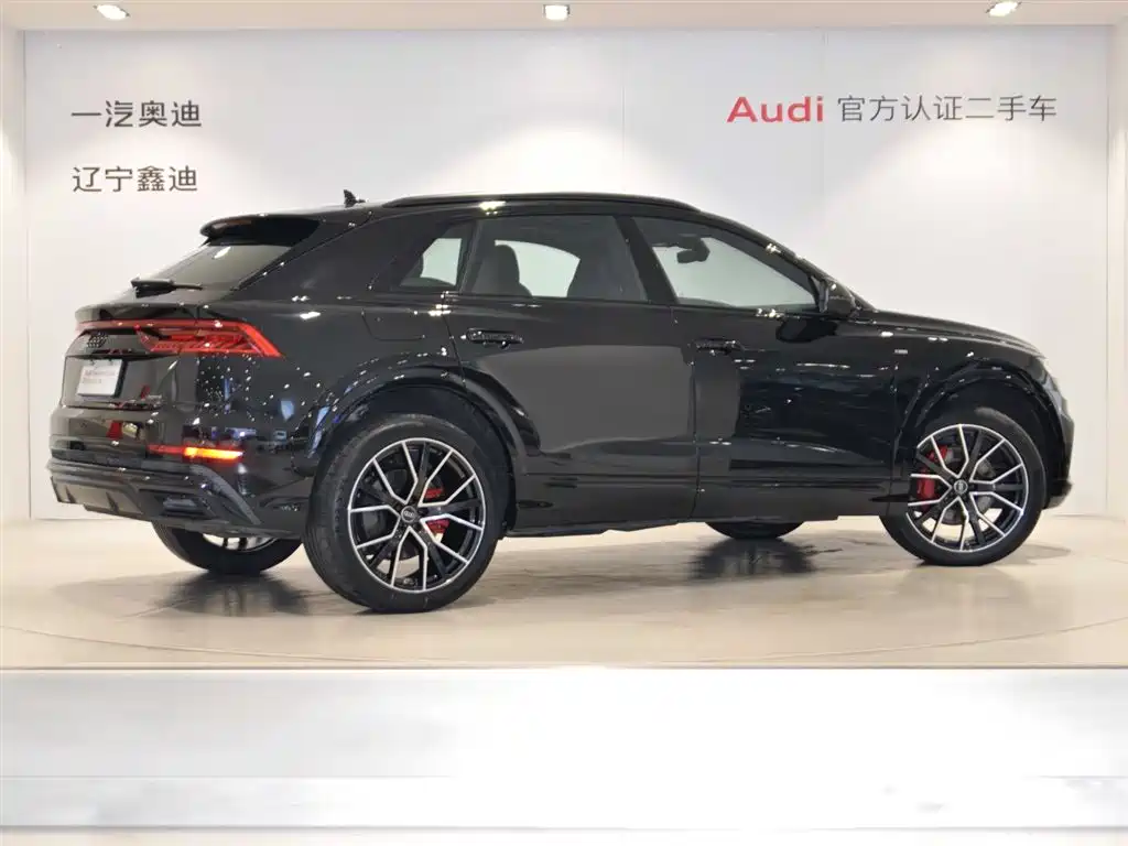 Audi Q8 2023 55 TFSI exclusive dynamic model купить на сайте DeffCars
