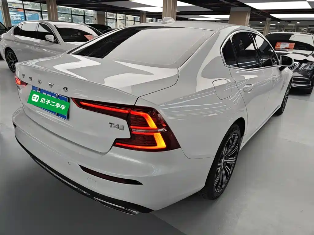 Volvo S60 2020 T4 Zhiyuan Luxury Edition купить на сайте DeffCars