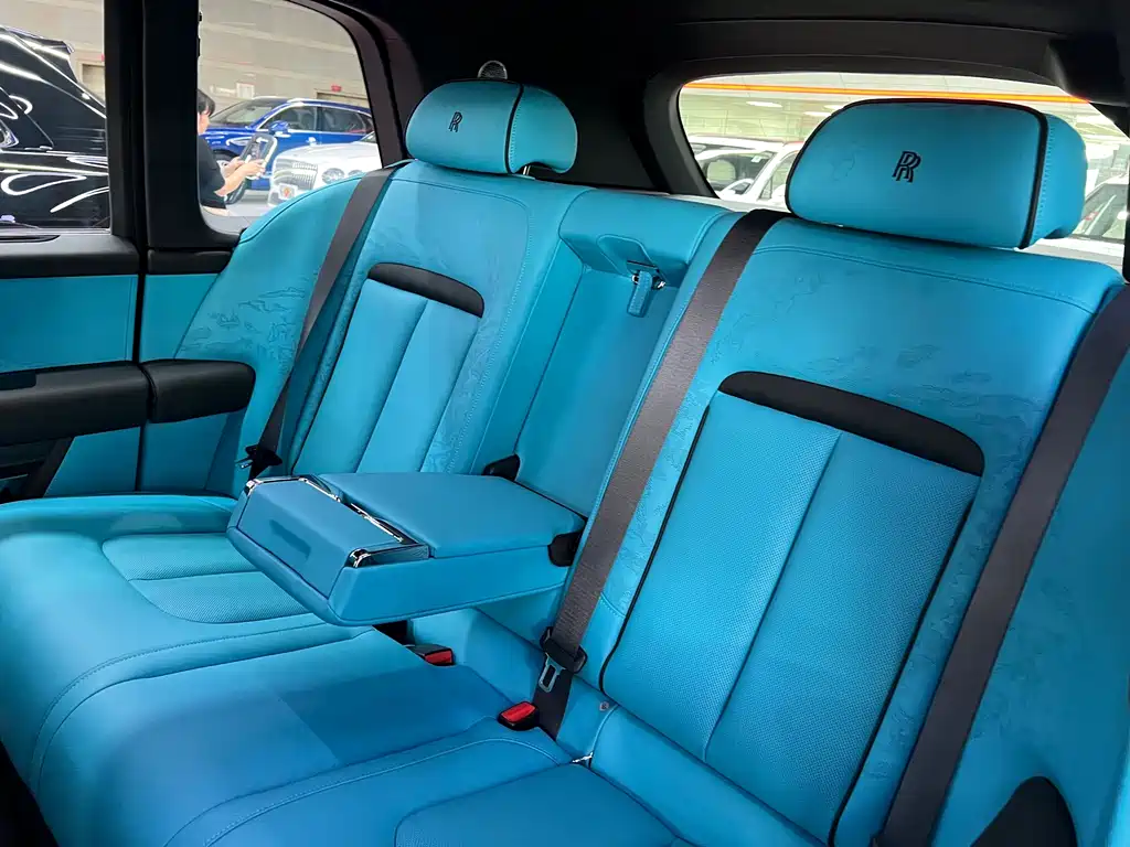 Cullinan 2024 Black Badge купить на сайте DeffCars