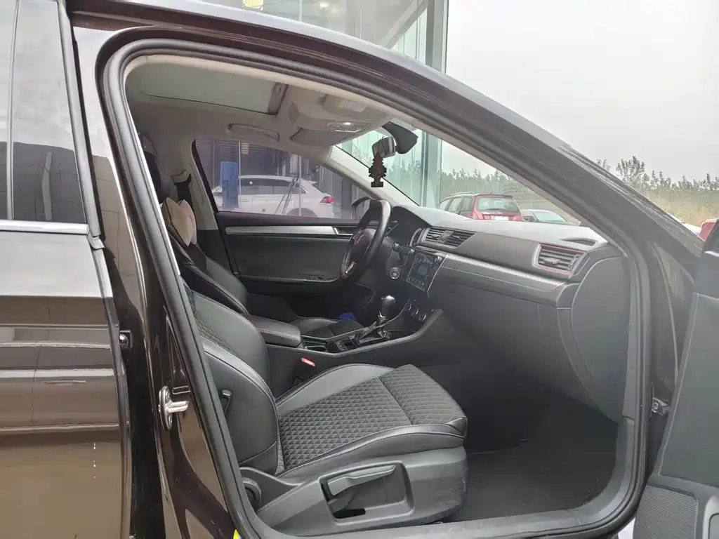 Superb 2018 TSI330 DSG Comfort Edition National V купить на сайте DeffCars