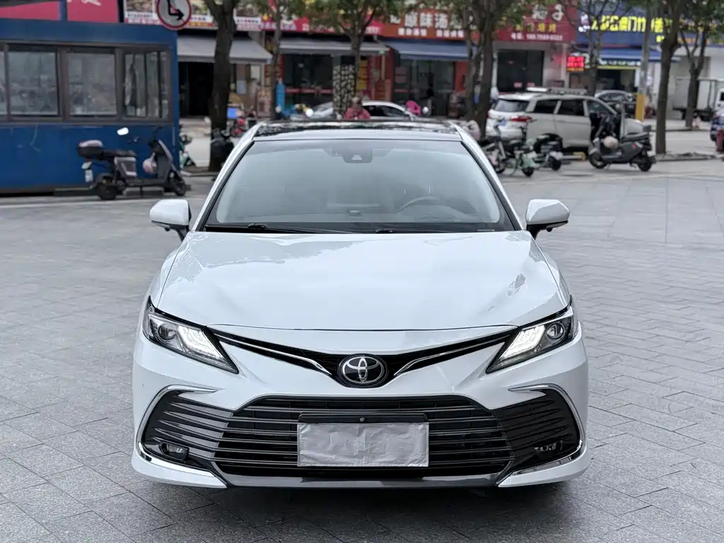 Camry 2023 2.5G Deluxe Edition купить на сайте DeffCars