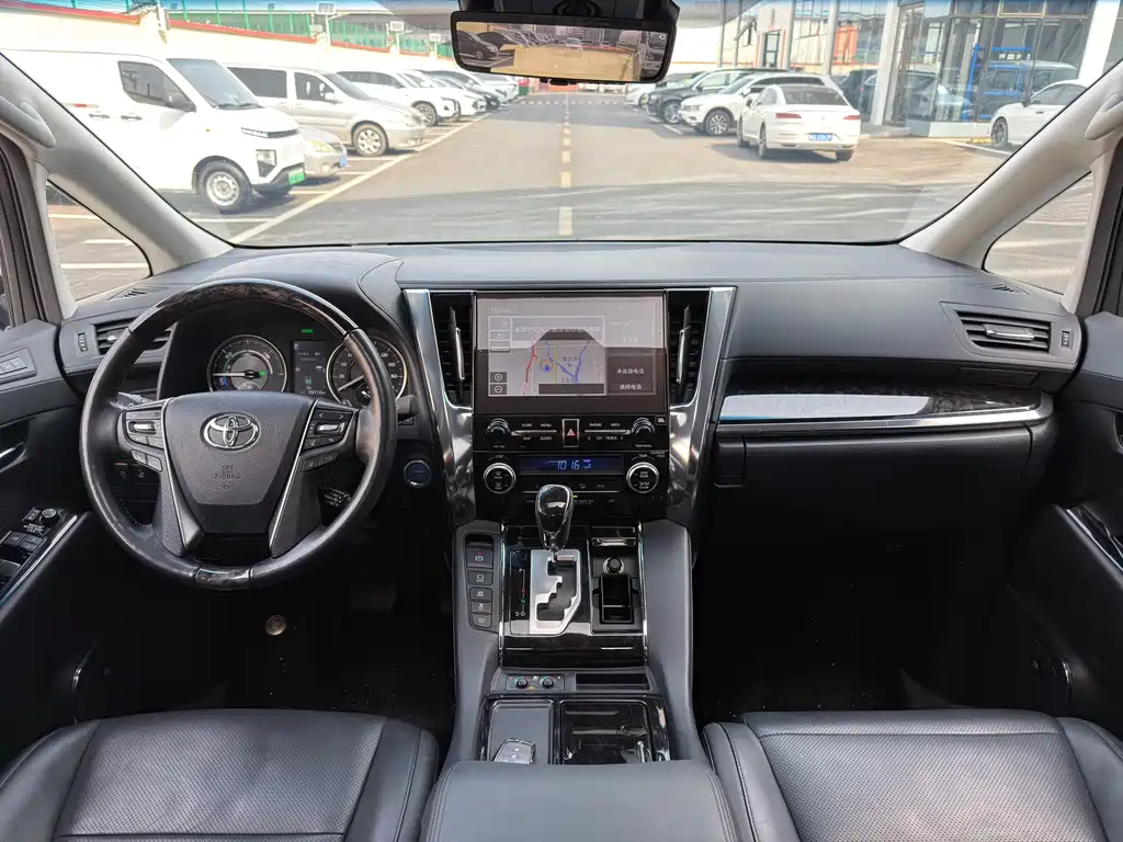 Wilfa 2023 Crown Dual Engine 2.5L HV Deluxe Edition купить на сайте DeffCars