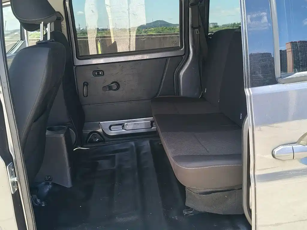 Golden Hiace M Classic 2023 1.5L Traveling Lion Bus 5/6/7 Seats купить на сайте DeffCars