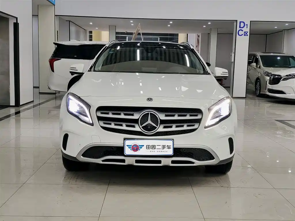 Mercedes-Benz GLA 2017 GLA 200 Fashion Model купить на сайте DeffCars