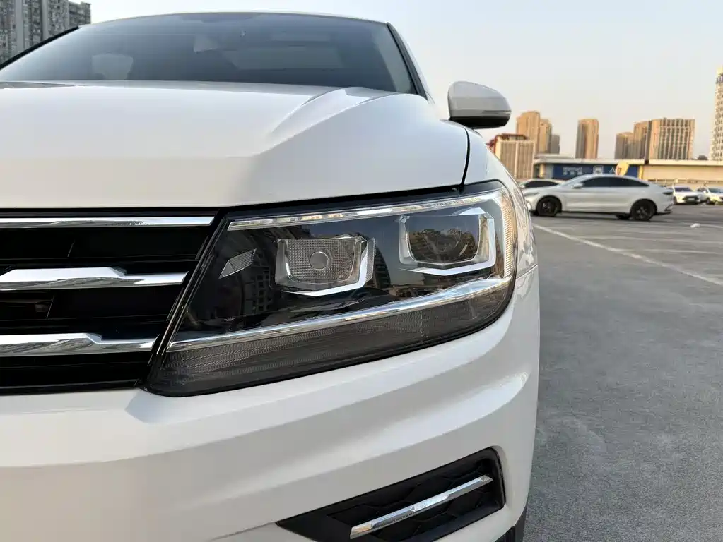 Tiguan L 2021 330TSI automatic two-wheel drive smart version купить на сайте DeffCars