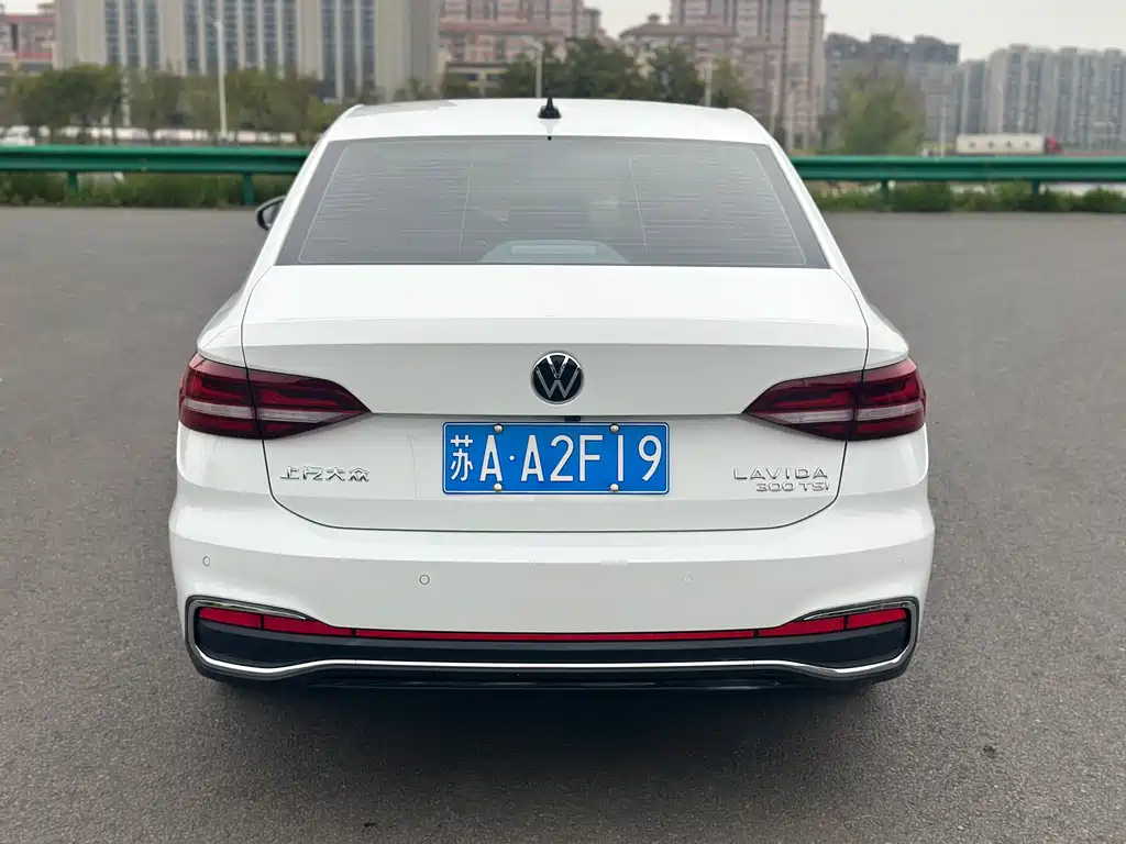 Lavida 2023 300TSI DSG Manyi Edition купить на сайте DeffCars