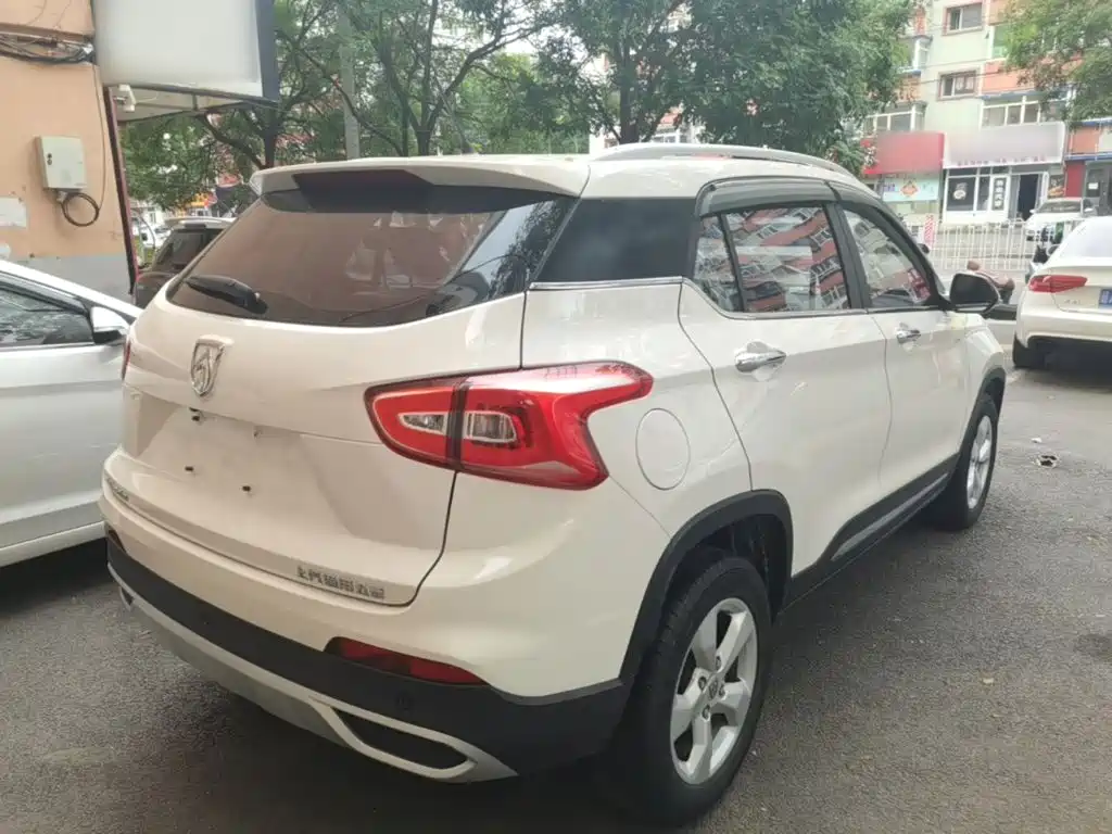 Baojun 510 2017 1.5L manual fashion model купить на сайте DeffCars
