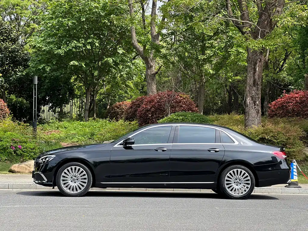 Mercedes-Benz E-Class 2023 E 300 L Luxury Model купить на сайте DeffCars