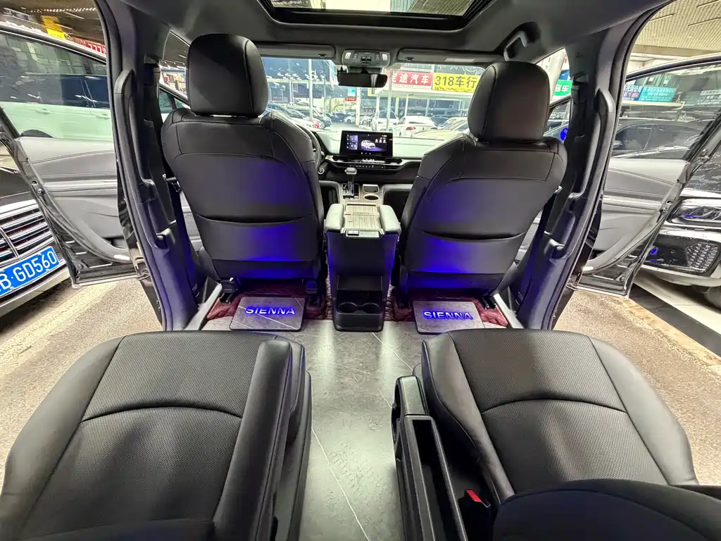 SIENNA 2024 2.5L Hybrid Deluxe Edition купить на сайте DeffCars