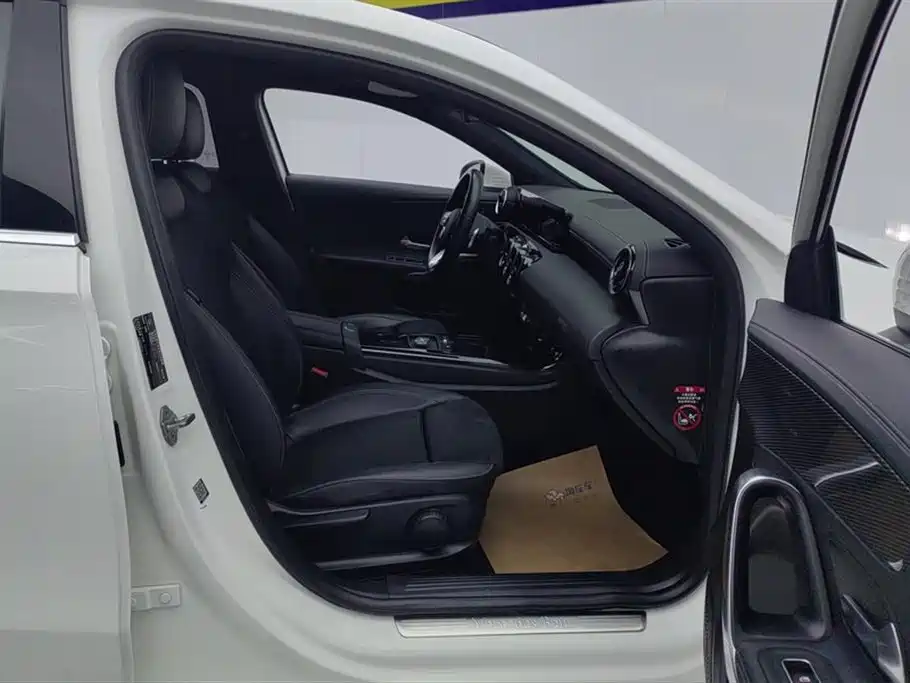 Mercedes-Benz A-Class 2019 facelift A 180 L sports sedan купить на сайте DeffCars