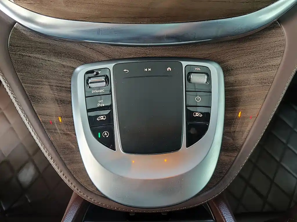Mercedes-Benz V-Class 2022 V 260 L Long Wheelbase Premium Edition купить на сайте DeffCars