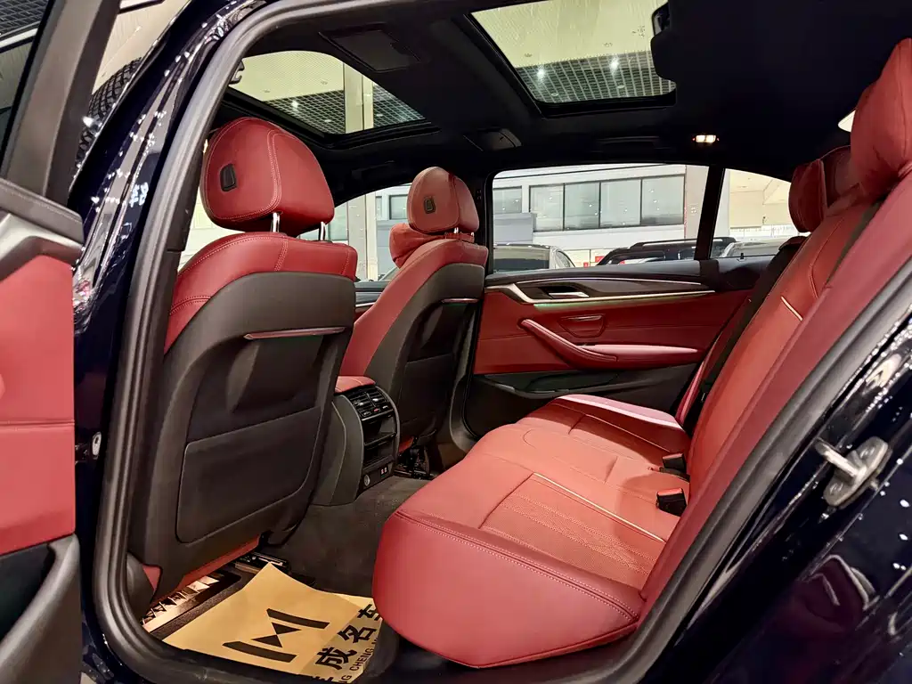 BMW 5 Series New Energy 2021 535Le M Sports Package купить на сайте DeffCars