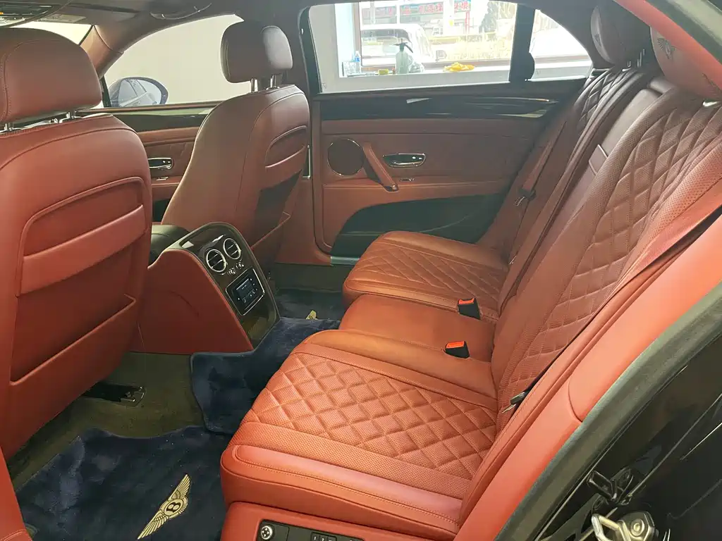 Flying Spur 2017 4.0T V8 Standard Edition купить на сайте DeffCars