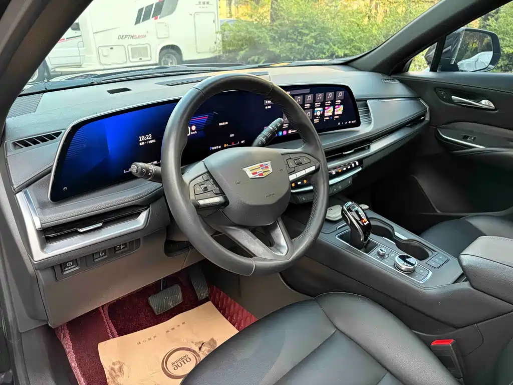 Cadillac XT4 2024 28T two-wheel drive luxury model купить на сайте DeffCars