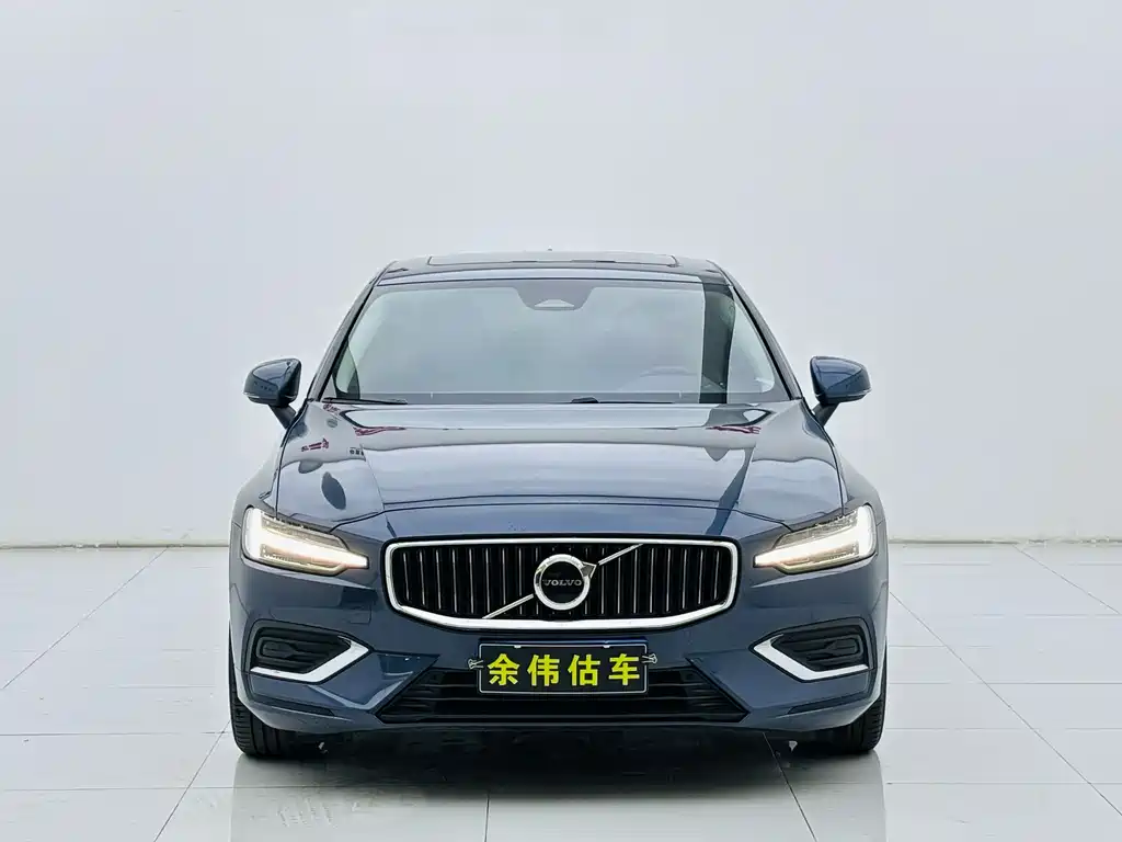 Volvo S60 2023 B4 Zhiyuan Luxury Edition купить на сайте DeffCars