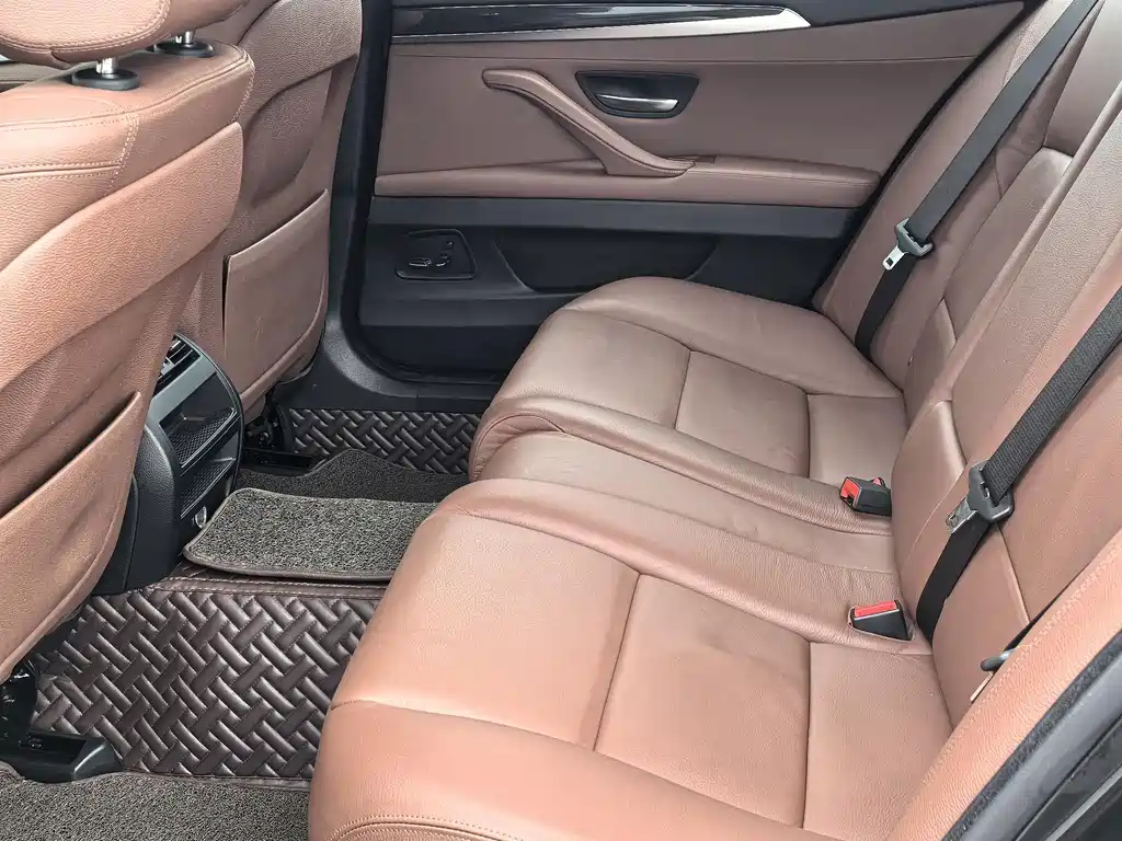 BMW 5 Series 2017 520Li Elegant купить на сайте DeffCars