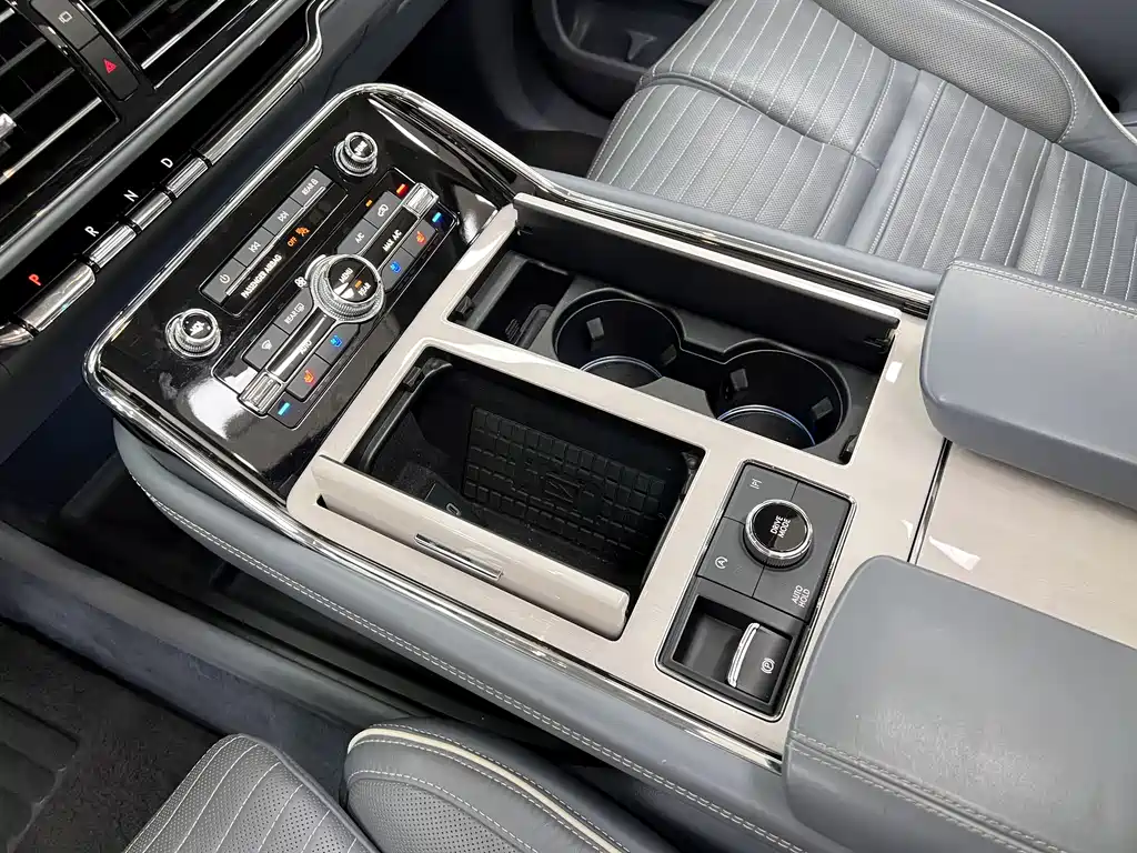 Navigator 2022 3.5T Long Axis Presidential Edition купить на сайте DeffCars