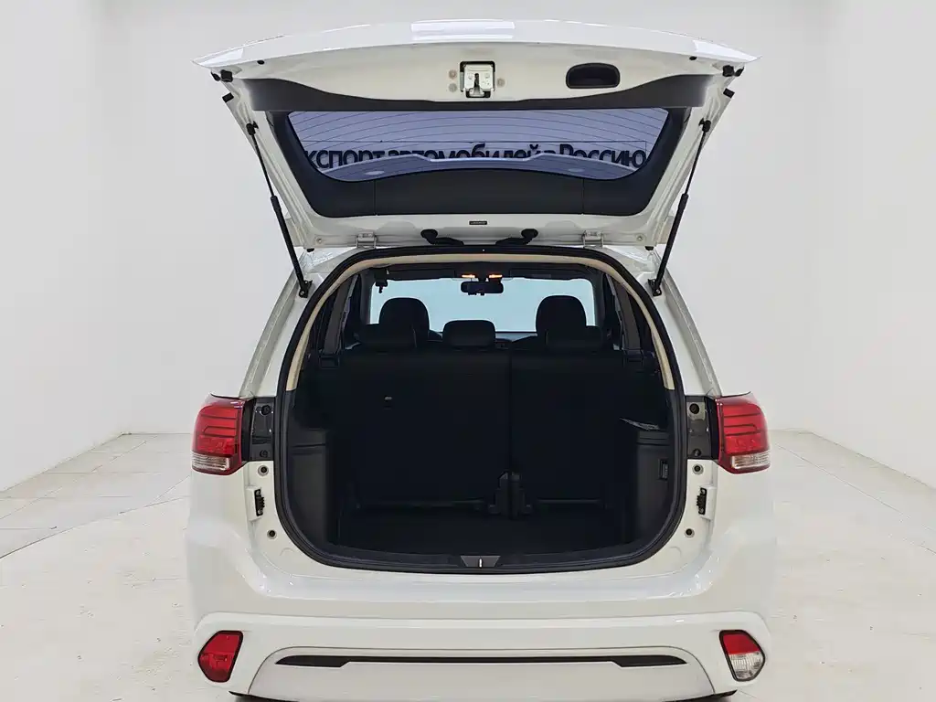 Outlander 2021 2.0L 2WD Smooth Edition 5 seats купить на сайте DeffCars