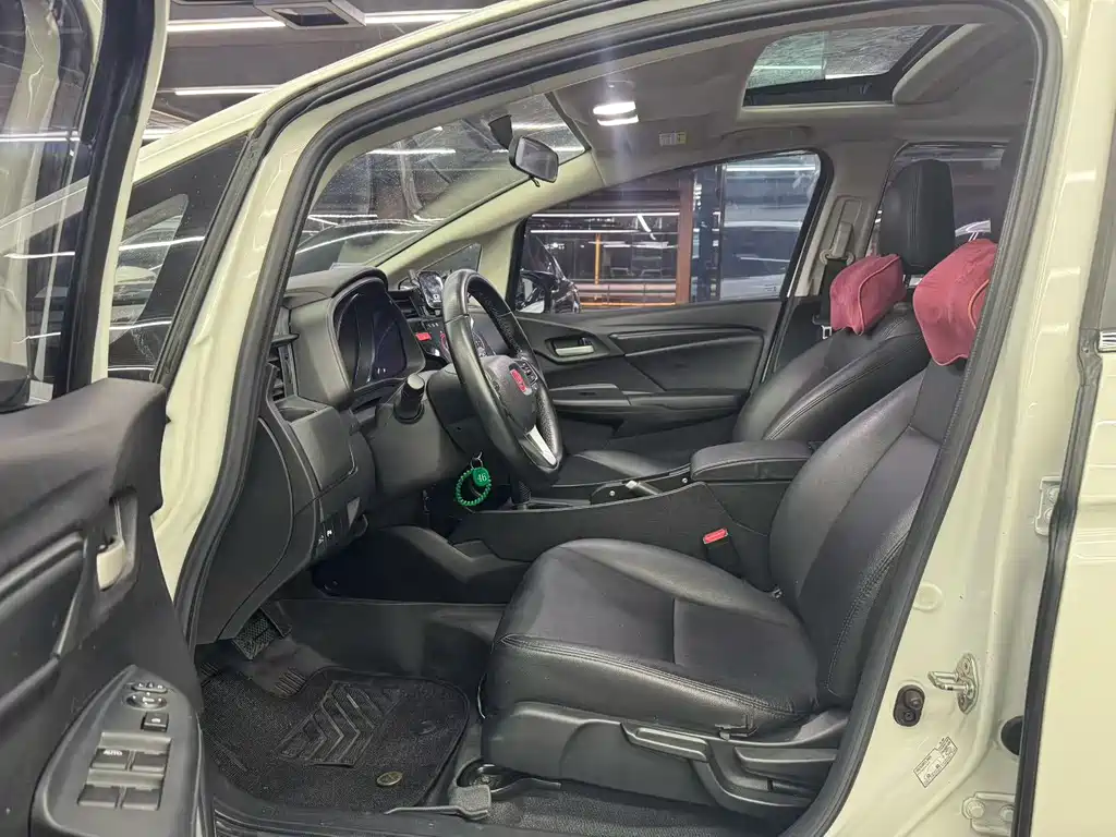 Fit 2016 1.5L LXS CVT Comfort Sunroof Edition купить на сайте DeffCars