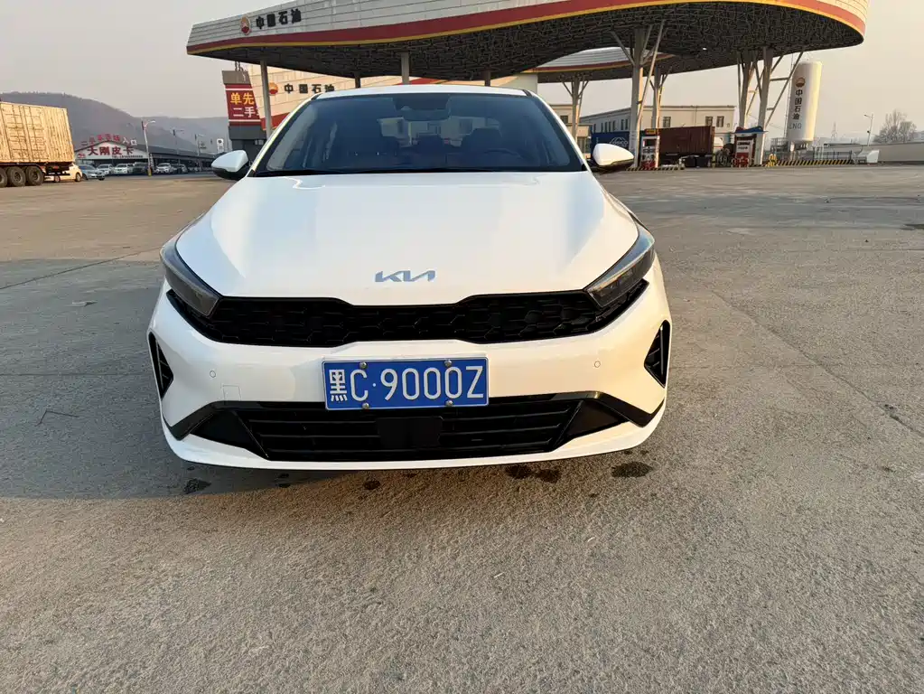 Kia K3 2023 1.5L CVT Premium Edition купить на сайте DeffCars