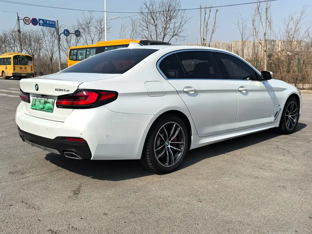 BMW 5 Series New Energy 2021 535Le Luxury Package купить на сайте DeffCars